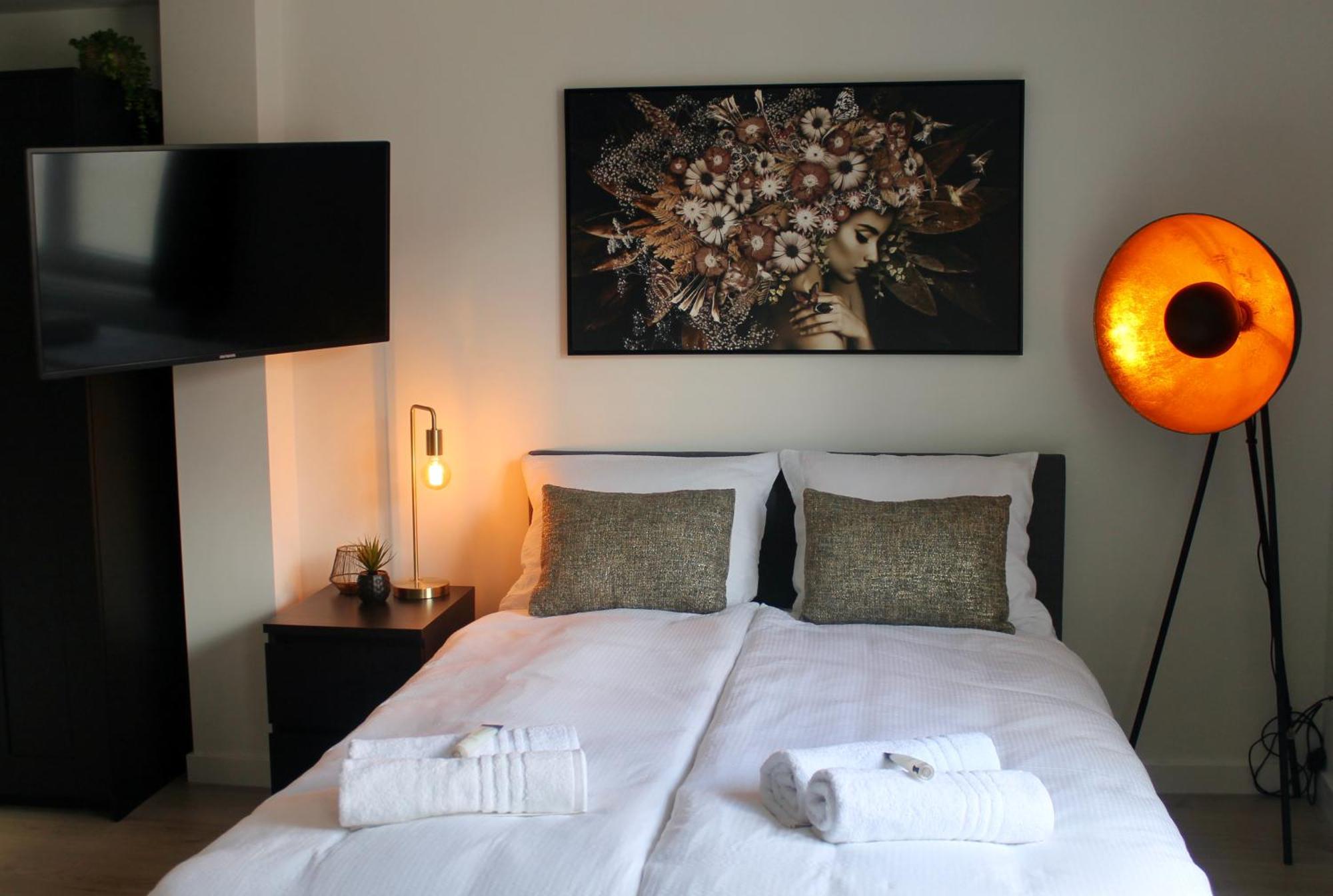 טילבורג B&K Urban City Suites מראה חיצוני תמונה