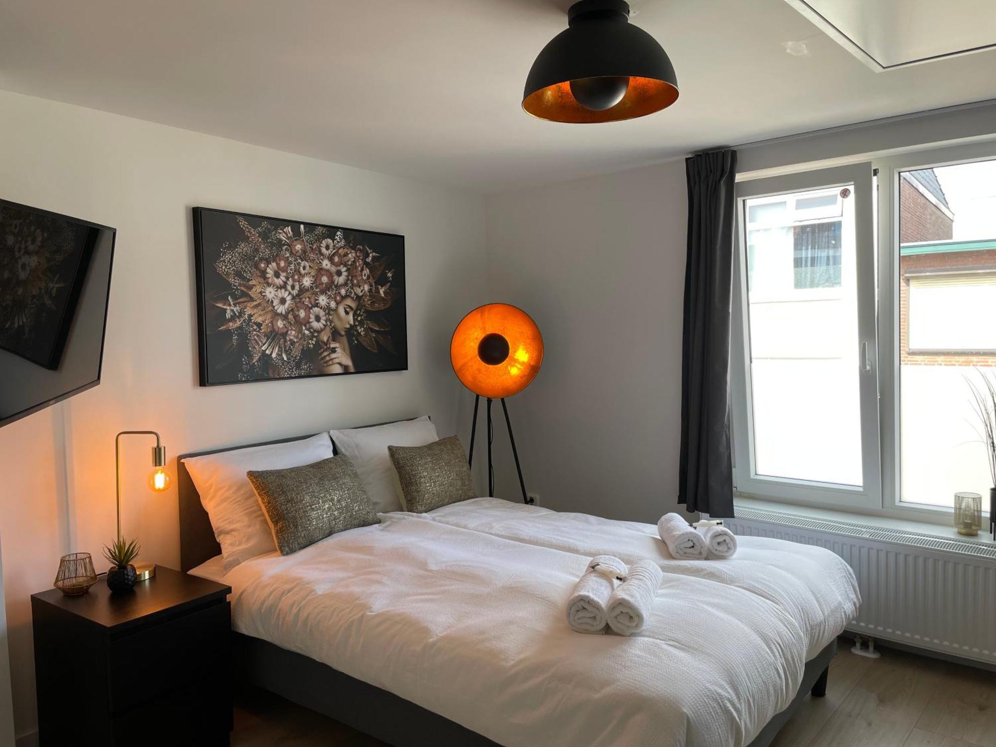 טילבורג B&K Urban City Suites מראה חיצוני תמונה