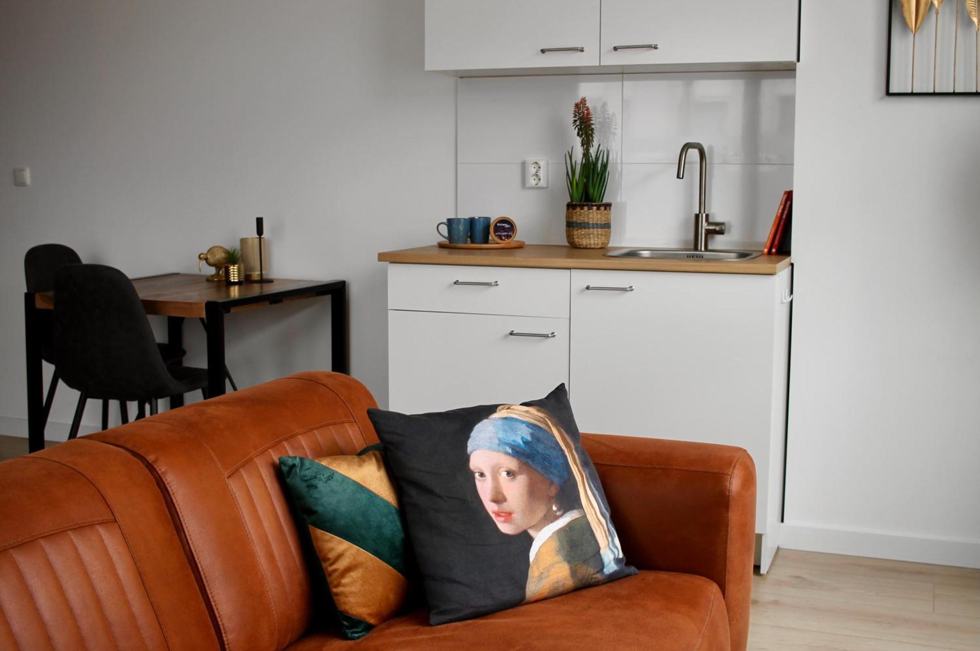 טילבורג B&K Urban City Suites מראה חיצוני תמונה