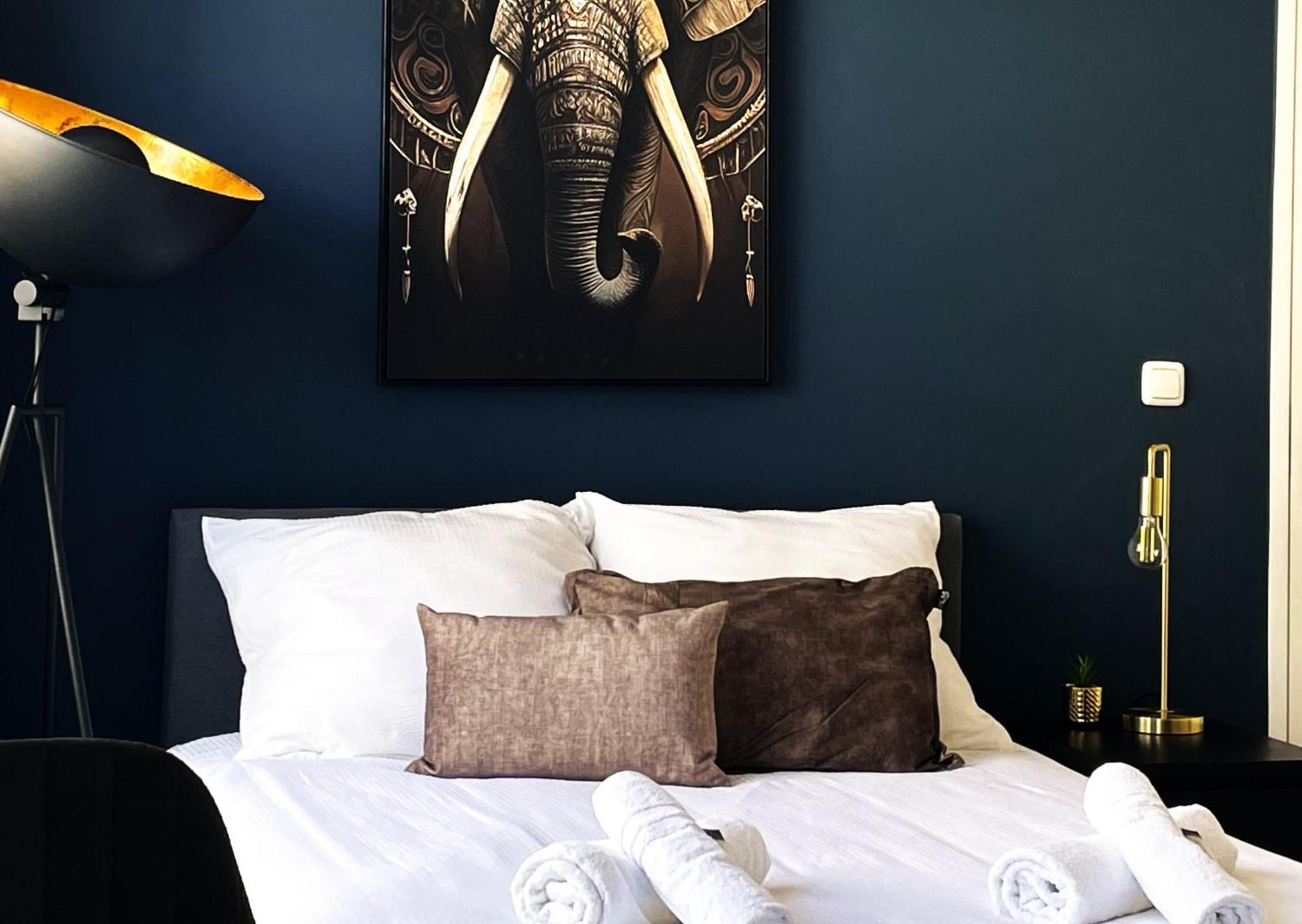 טילבורג B&K Urban City Suites מראה חיצוני תמונה