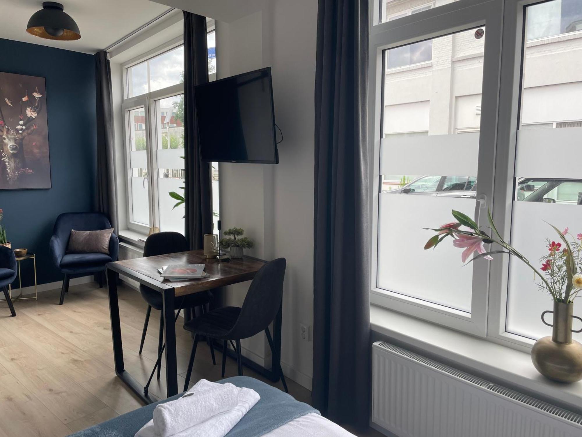 טילבורג B&K Urban City Suites מראה חיצוני תמונה