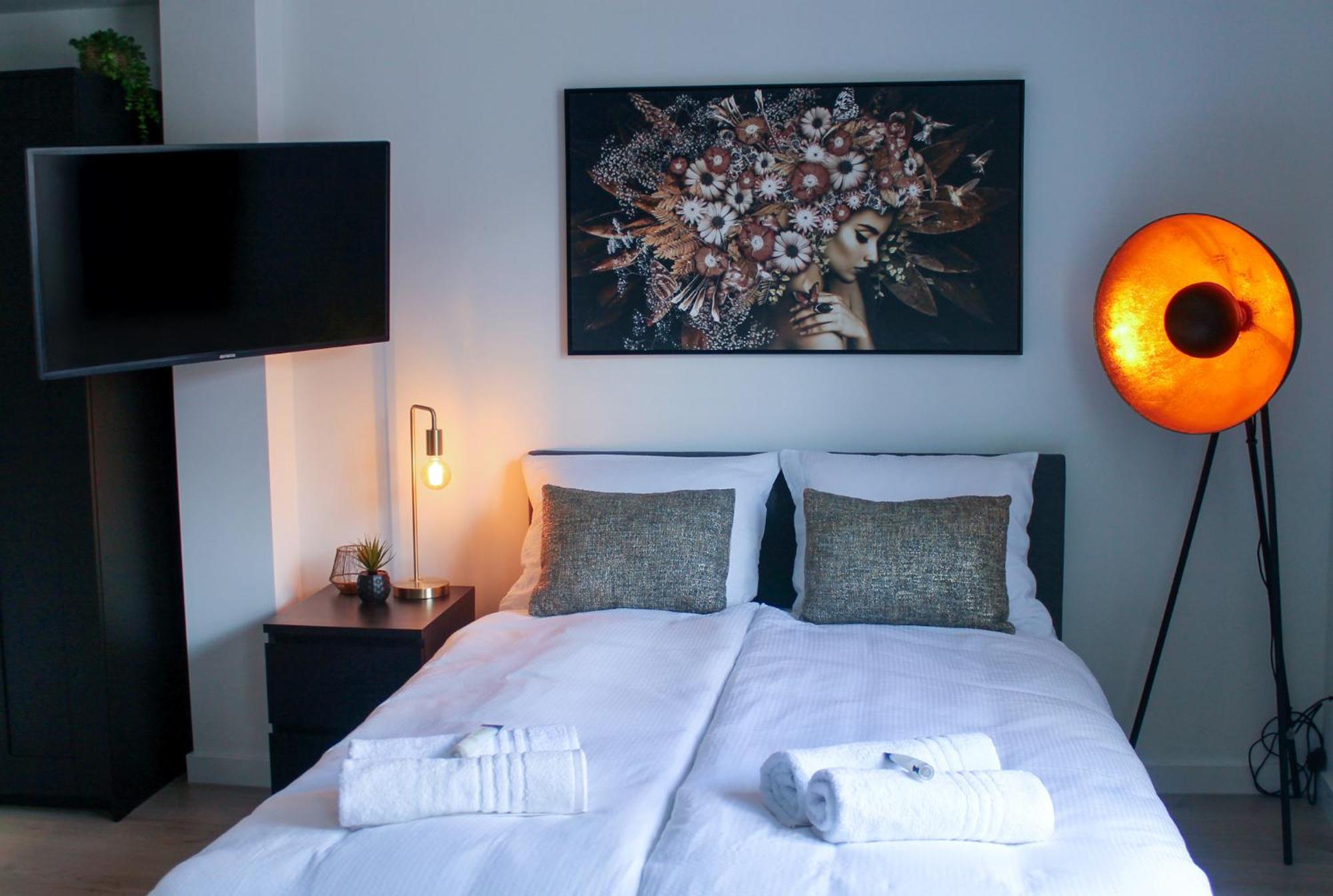 טילבורג B&K Urban City Suites מראה חיצוני תמונה