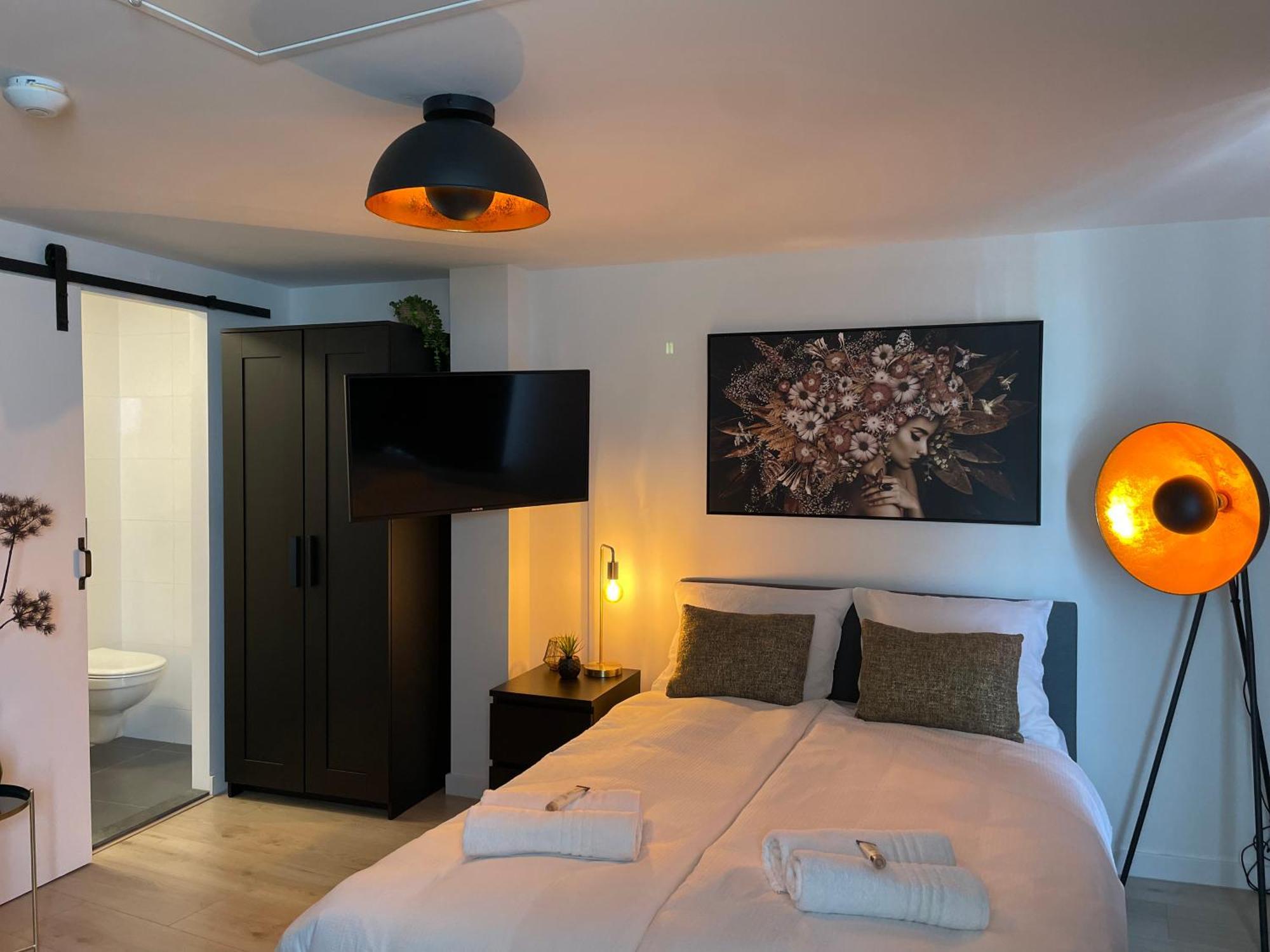 טילבורג B&K Urban City Suites מראה חיצוני תמונה