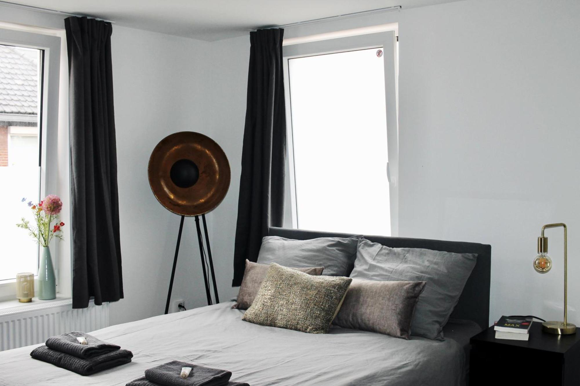 טילבורג B&K Urban City Suites מראה חיצוני תמונה